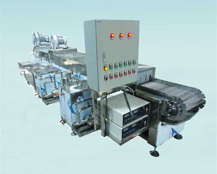 Ultrasonic automatic cleaning and drying equipment for die casting metal scraps