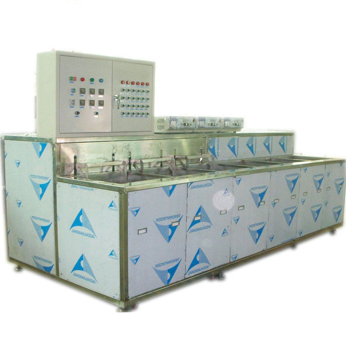 Ultrasonic cleaning and drying equipment for medical equipment accessories